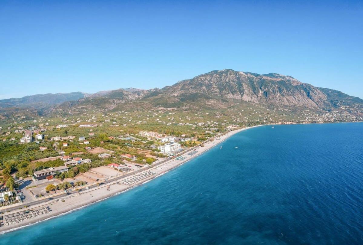 Kalamata'S Spacious Getaway-Taygetos Amazing View Extérieur photo